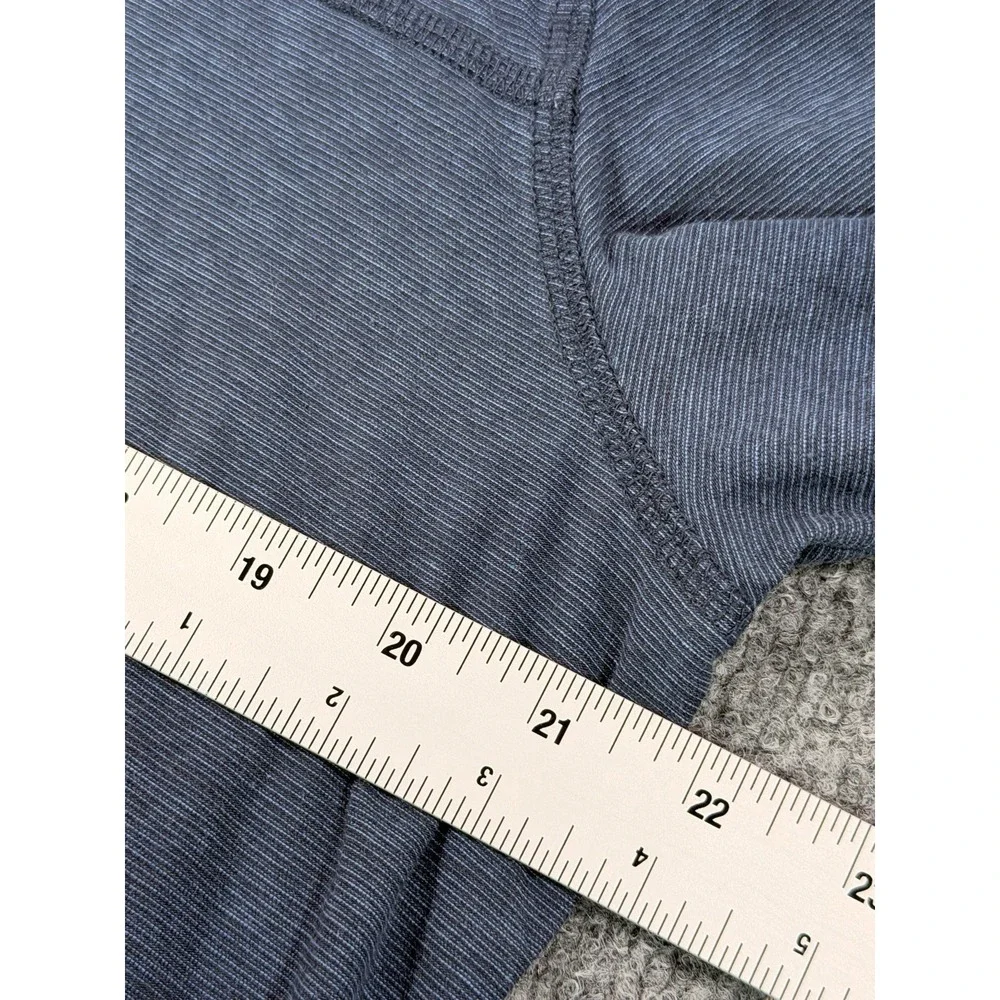 Vineyard Vines The Shep Shirt Long Sleeve Quarter Zip Light Blue Men's size Med